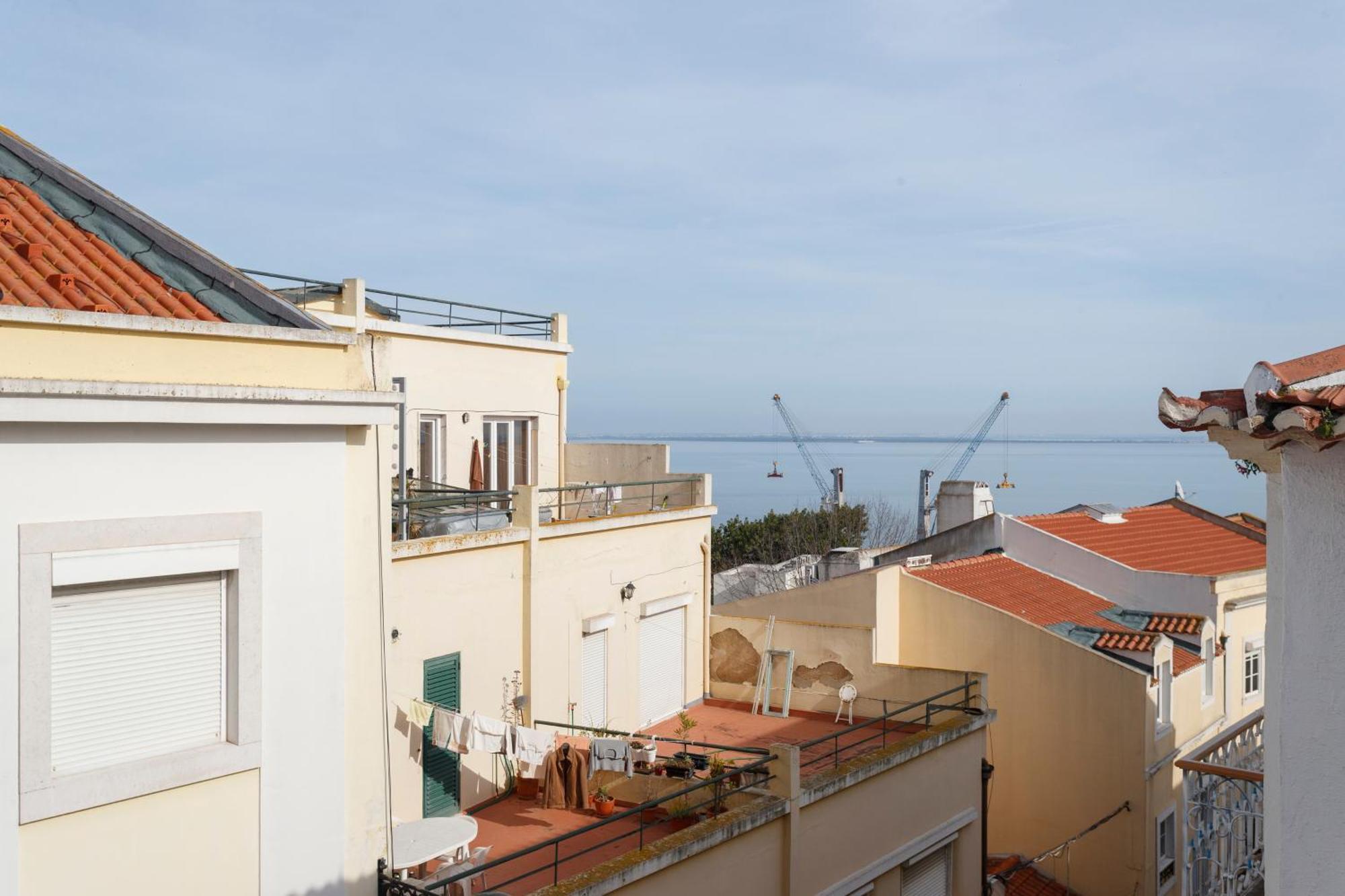 Barbadinhos Apartments In Lisbon Historic Neighborhood Εξωτερικό φωτογραφία